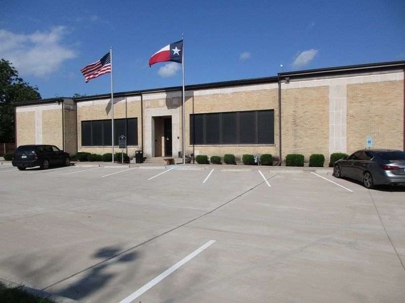 Lavon School and marker image. Click for full size.