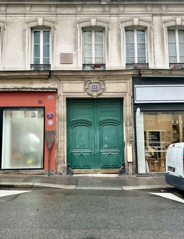Les Botanistes: rue du Chemin Vert Marker - wide view. Click for full size. Les Botanistes: rue du Chemin Vert Marker - wide view image. Click for full size.