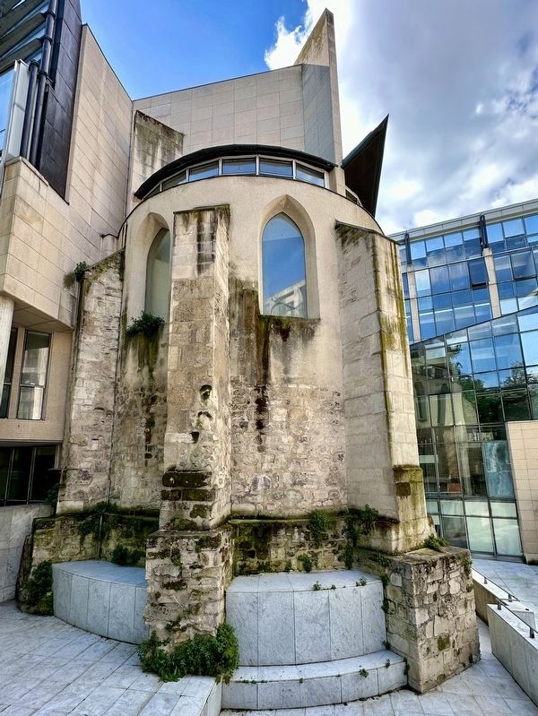 L��glise des Trois-Patrons church remnants and city hall extension image. Click for full size.