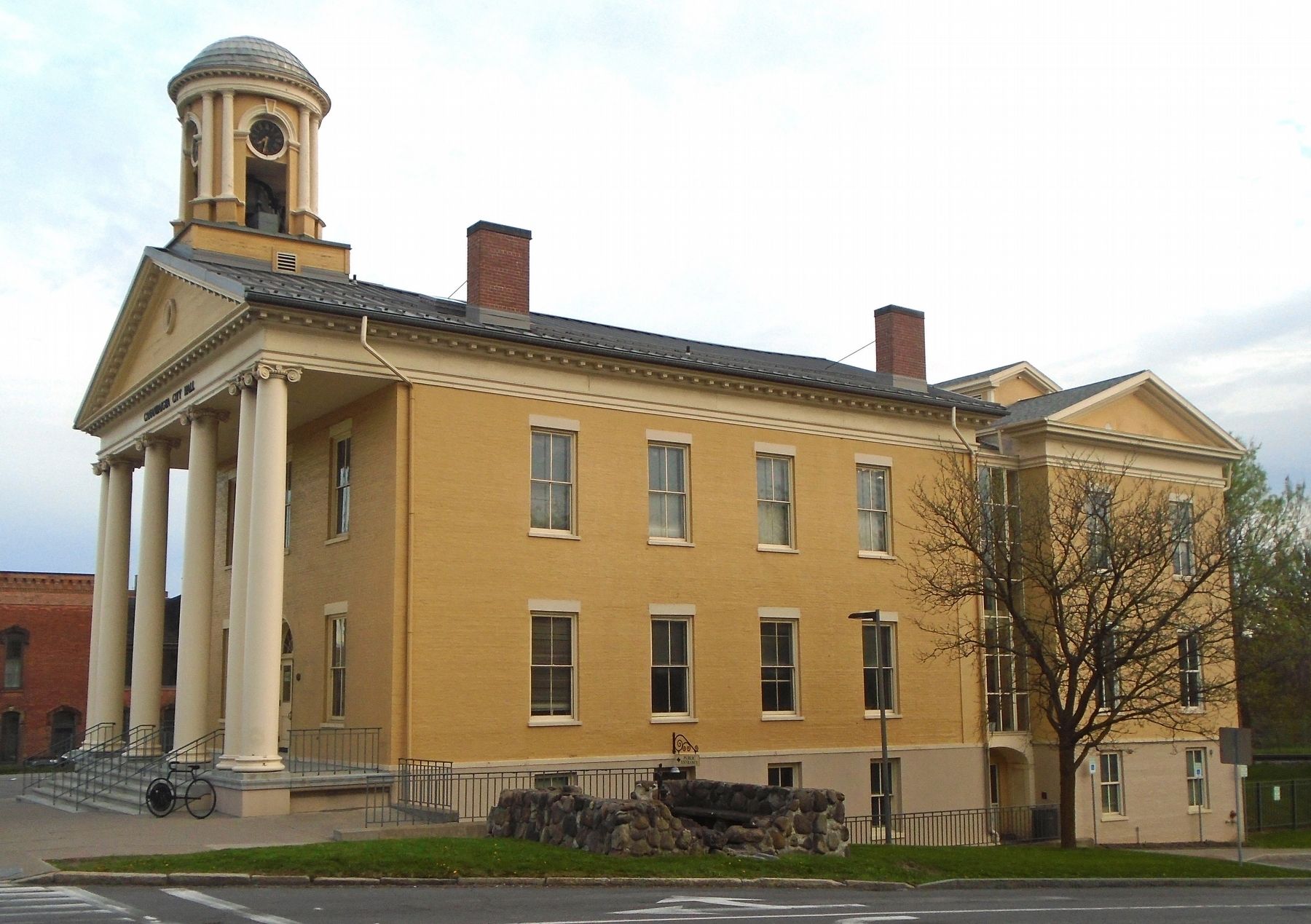 Canandaigua City Hall image. Click for full size.