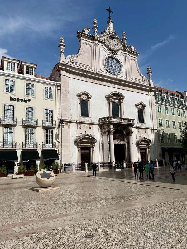Memorial to the Victims of the 1506 Massacre Marker - wide view image. Click for full size.
