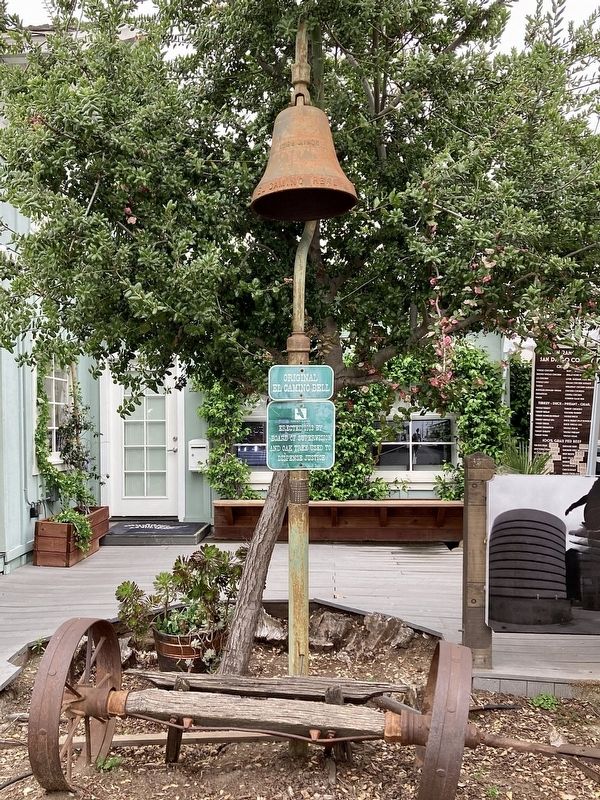 El Camino Real Bell and Markers image. Click for full size.