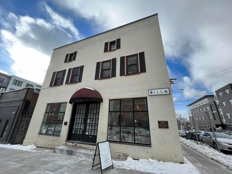 171 Saint Paul Street. Click for full size. 171 Saint Paul Street image. Click for full size.