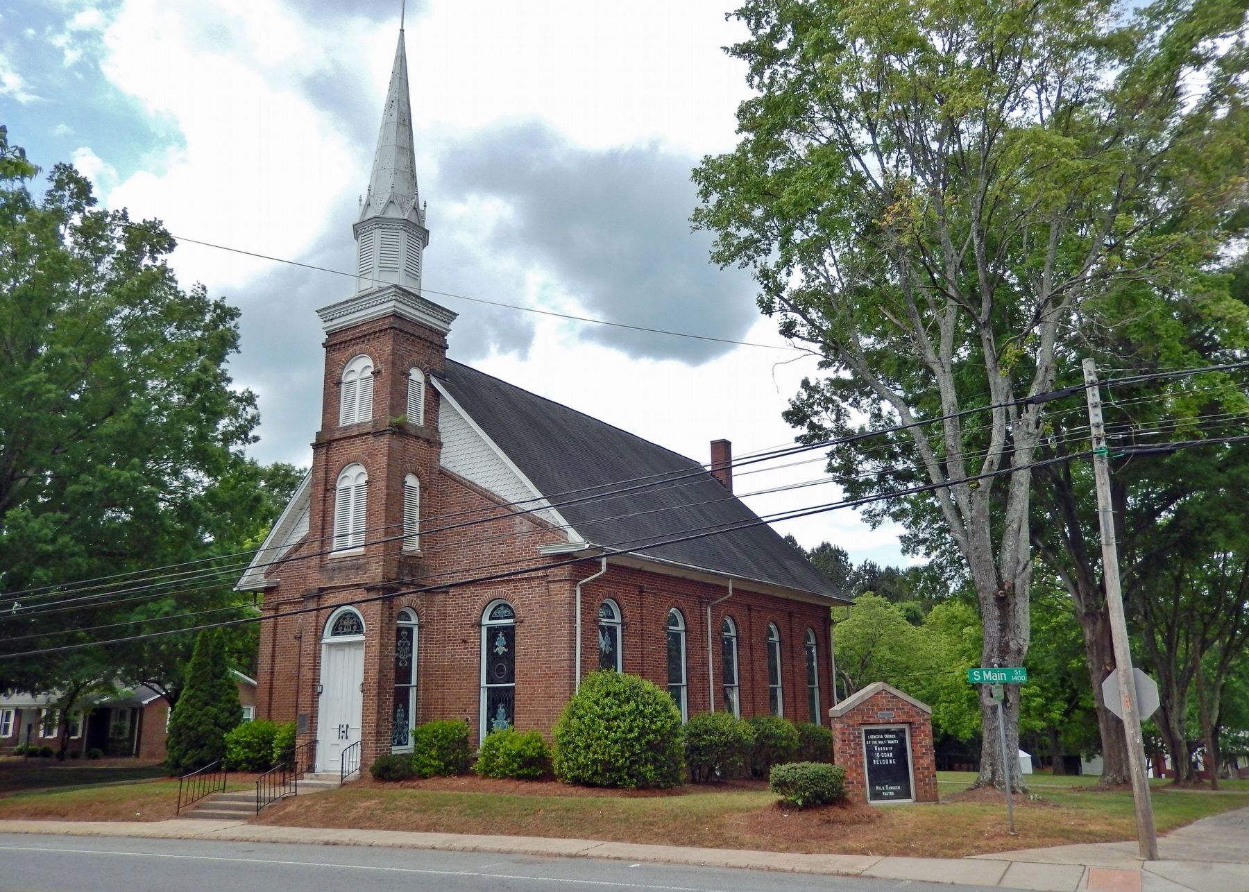 Lutheran Church of the Holy Trinity (<i>northeast elevation</i>). Click for full size. Lutheran Church of the Holy Trinity (<i>northeast elevation</i>) image. Click for full size.