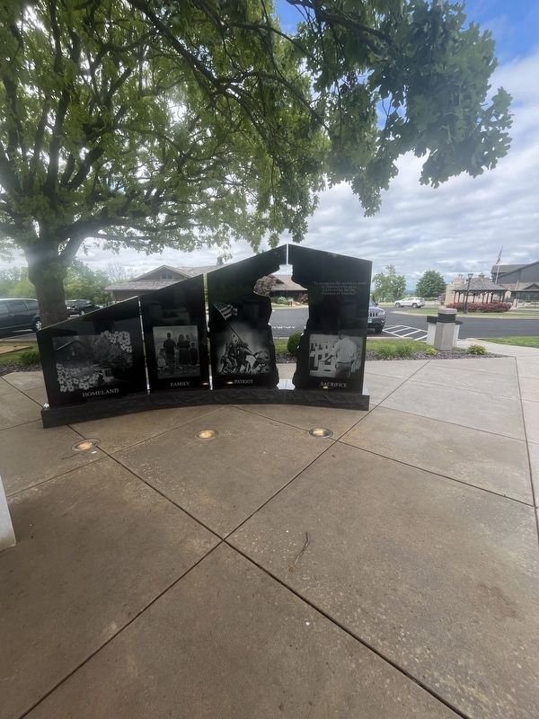 The Missouri Gold Star Families Memorial image. Click for full size.
