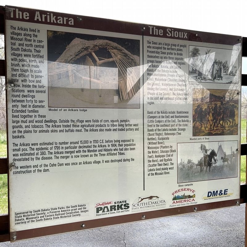 The Arikara / The Sioux Marker image. Click for full size.