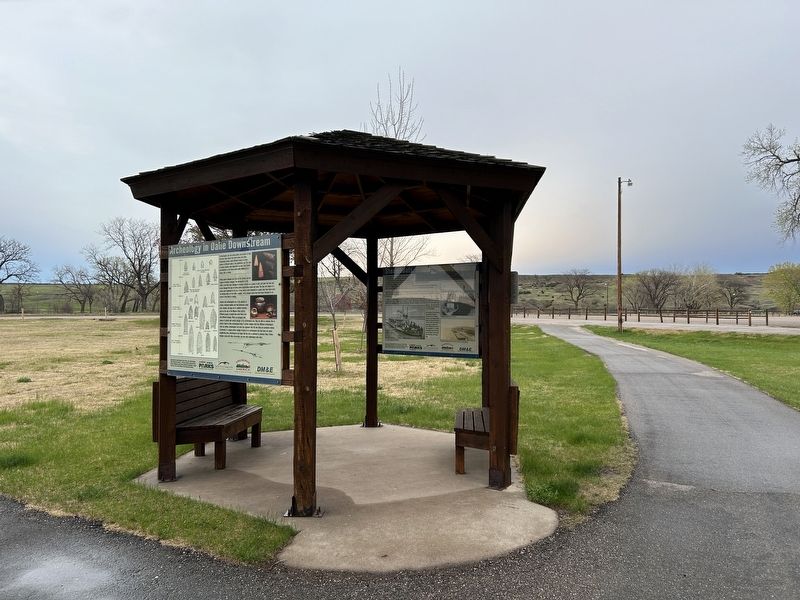 Archeology in Oahe Downstream Marker (left), from the west image. Click for full size.