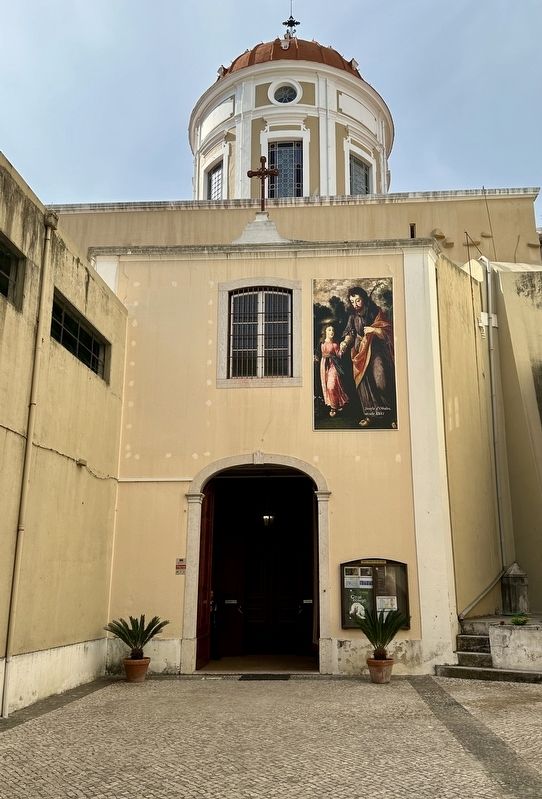 Igreja Paroquial / Parish Church image. Click for full size.