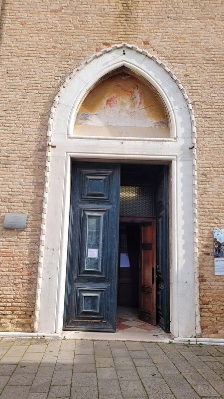 Artwork above the entrance and Marker image. Click for full size.
