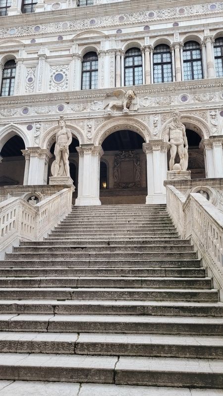 The Scala dei Giganti of the inner courtyard of the Doge�s Palace image. Click for full size.
