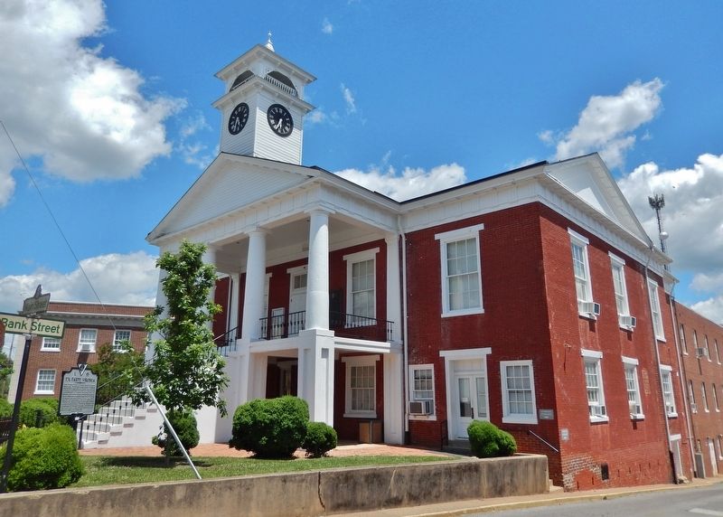 Pittsylvania County Courthouse (<i>northwest elevation</i>) image. Click for full size.