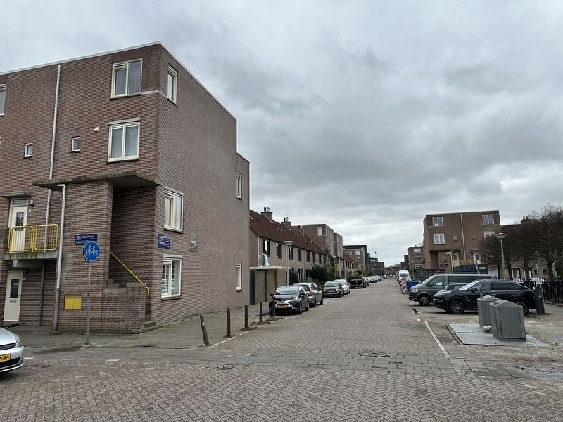 Jacob Paff Marker - wide view, looking south on Jacob Paffstraat. Click for full size. Jacob Paff Marker - wide view, looking south on Jacob Paffstraat image. Click for full size.