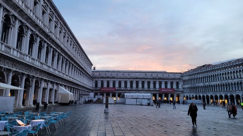 The view of the three connected buildings making up the Procuratie image. Click for full size.