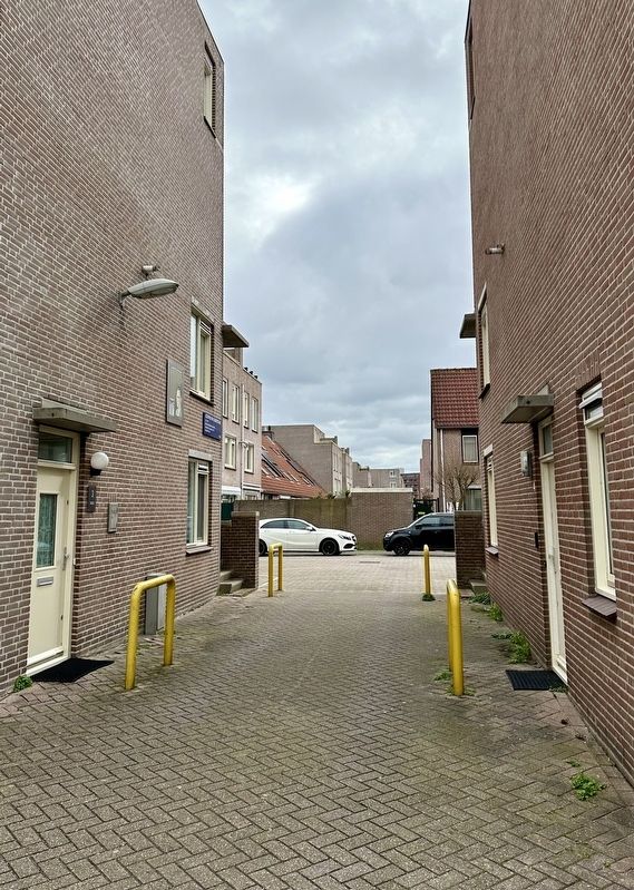 Lodewijk van Duuren Marker - wide view. Click for full size. Lodewijk van Duuren Marker - wide view image. Click for full size.