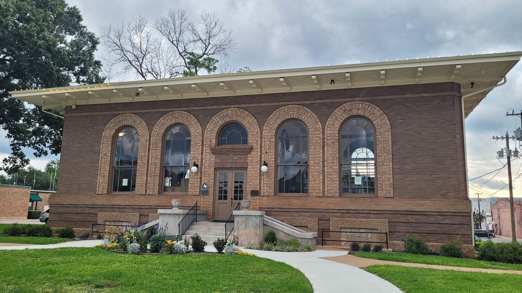 Palestine Carnegie Library Historical Marker