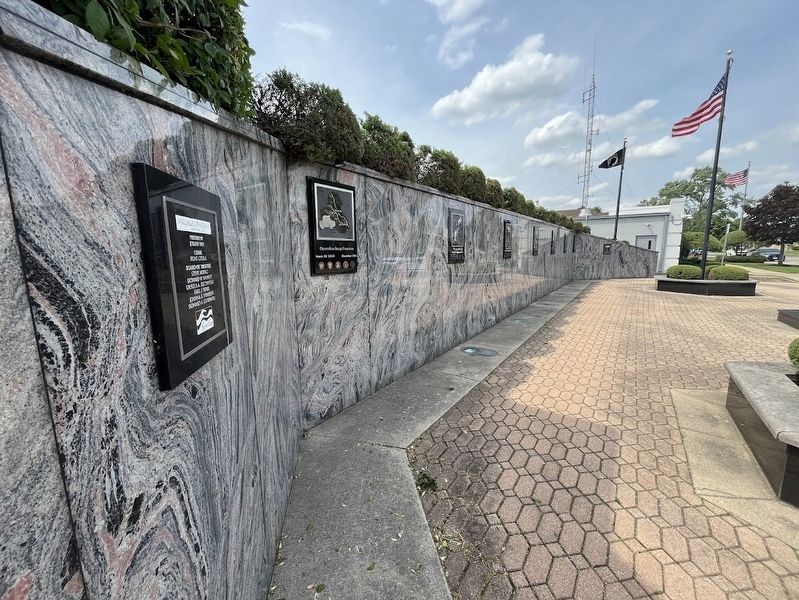 Norridge Veterans Memorial image. Click for full size.