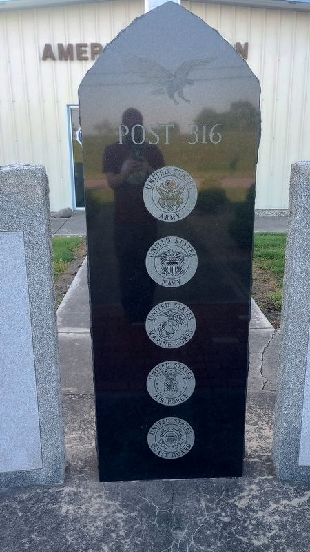 Veterans Memorial image. Click for full size.