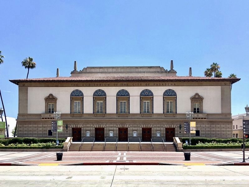 Pasadena Civic Auditorium image. Click for full size.