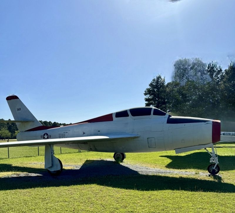 Republic F-84F Thunderstreak. Click for full size. Republic F-84F Thunderstreak image. Click for full size.