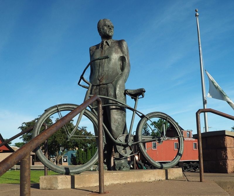 Statue of Vilhelm Moberg and his bicycle. Click for full size. Statue of Vilhelm Moberg and his bicycle image. Click for full size.