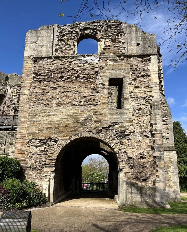 Newark Castle Gatehouse image. Click for full size.