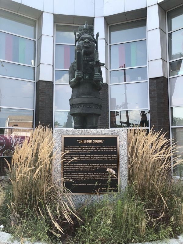 MLK statue. Click for full size. MLK statue image. Click for full size.