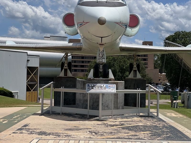 Shuttle Training Aircraft and Marker image. Click for full size.