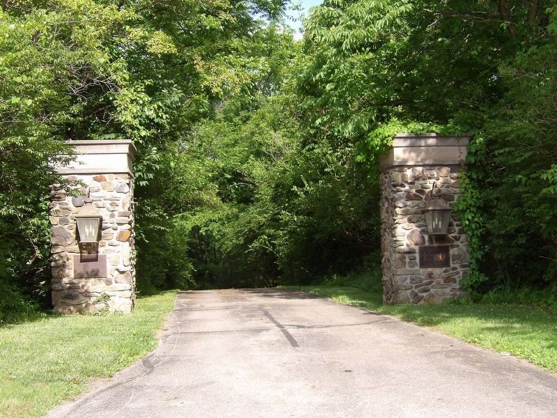 Squire's Glen Farm Marker. Click for full size. Squire's Glen Farm Marker image. Click for full size.