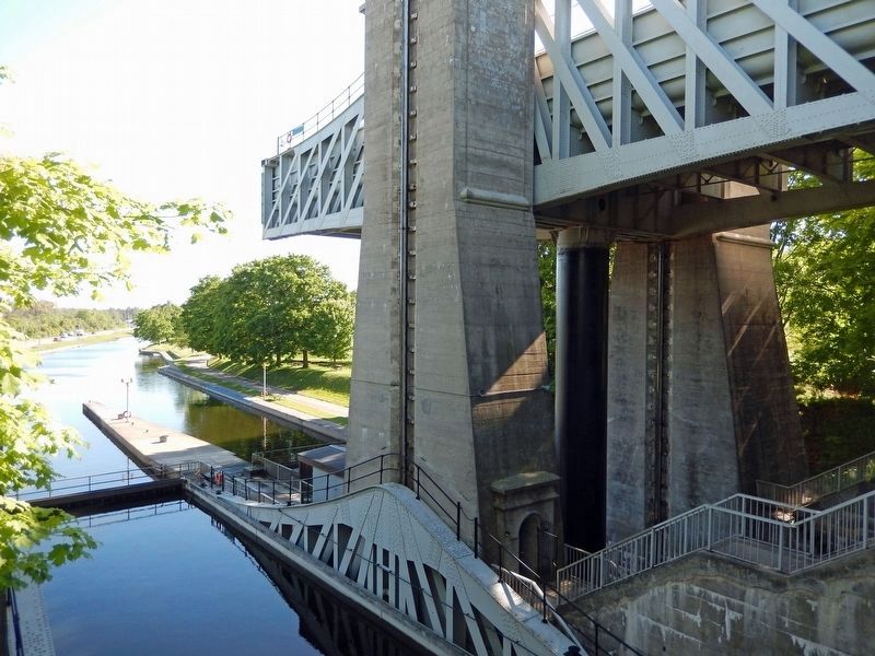 Peterborough Lift Lock: east and west chambers. Click for full size. Peterborough Lift Lock: east and west chambers image. Click for full size.