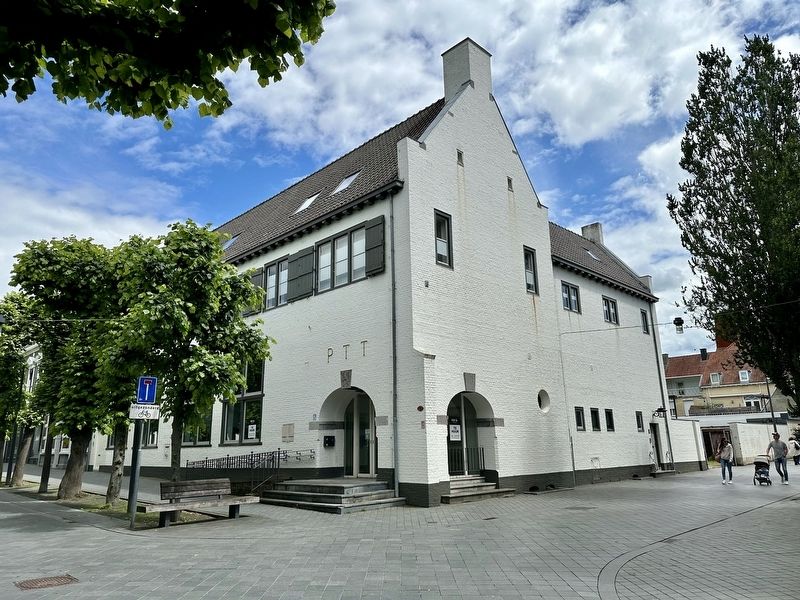 Jan Hubert Vrancken and Frans Alexander Cobbenhagen memorial - wide view image. Click for full size.