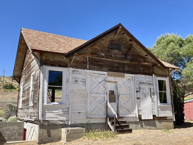 Leona Valley School House. Click for full size. Leona Valley School House image. Click for full size.