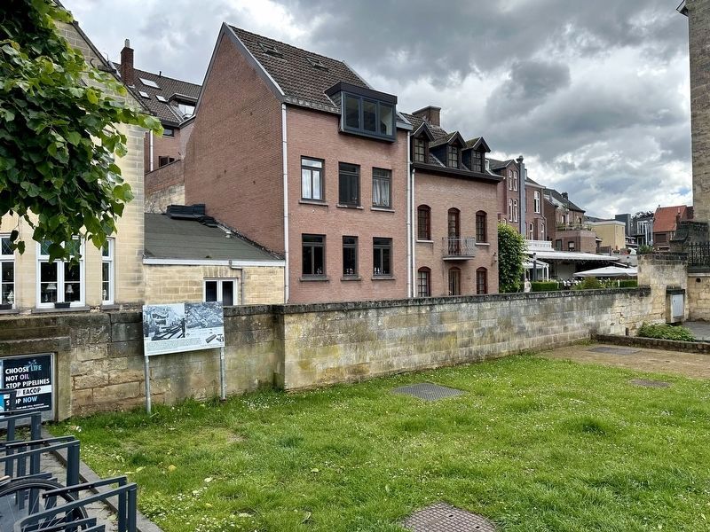Bruggen opgeblazen - 13 September 1944 - Bridges Blown Up Marker - wide view image. Click for full size.