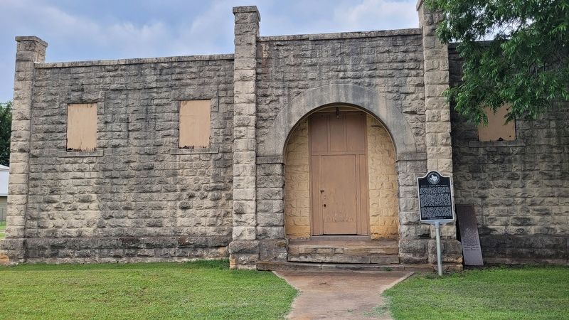 The Rufus F. Hardin Museum Marker sits behind a Texas Historical Commission marker image. Click for full size.