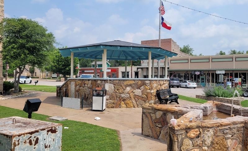 The Band Stand, Dinosaur Footprint and Marker image. Click for full size.