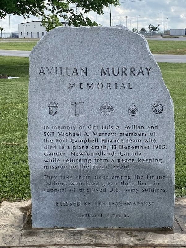 Avillan Murray Memorial. Click for full size. Avillan Murray Memorial image. Click for full size.