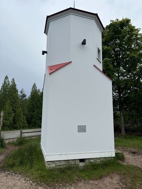 Lower Range Light and Marker. Click for full size. Lower Range Light and Marker image. Click for full size.