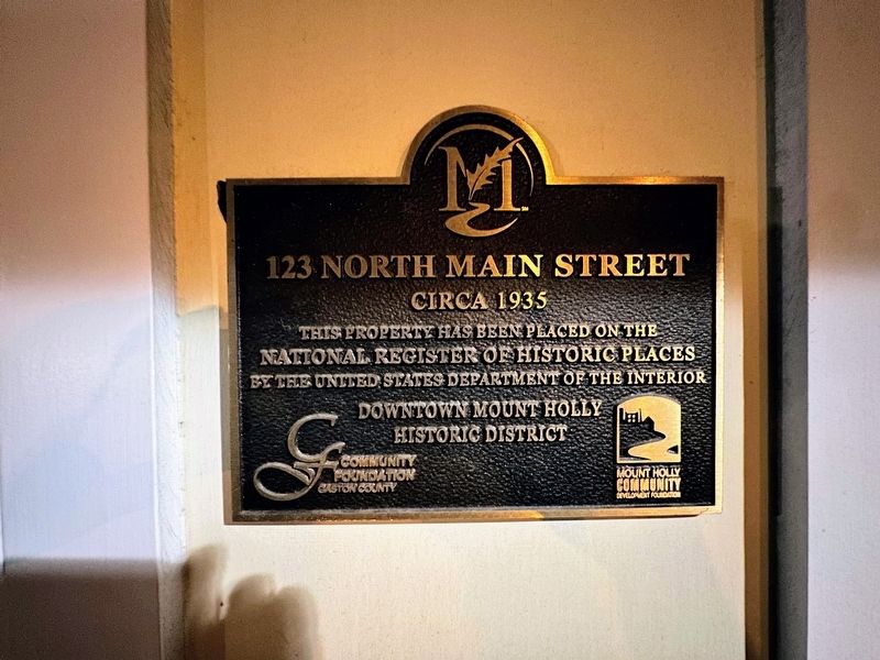 123 North Main Street Marker. Click for full size. 123 North Main Street Marker image. Click for full size.