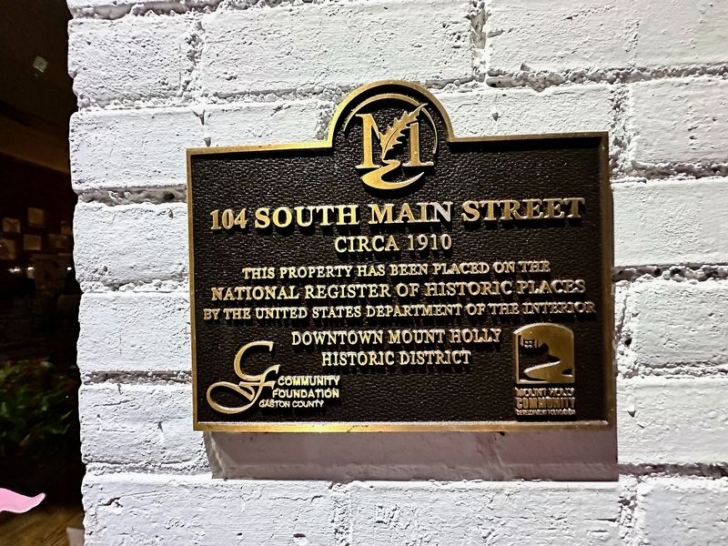 104 South Main Street Marker. Click for full size. 104 South Main Street Marker image. Click for full size.