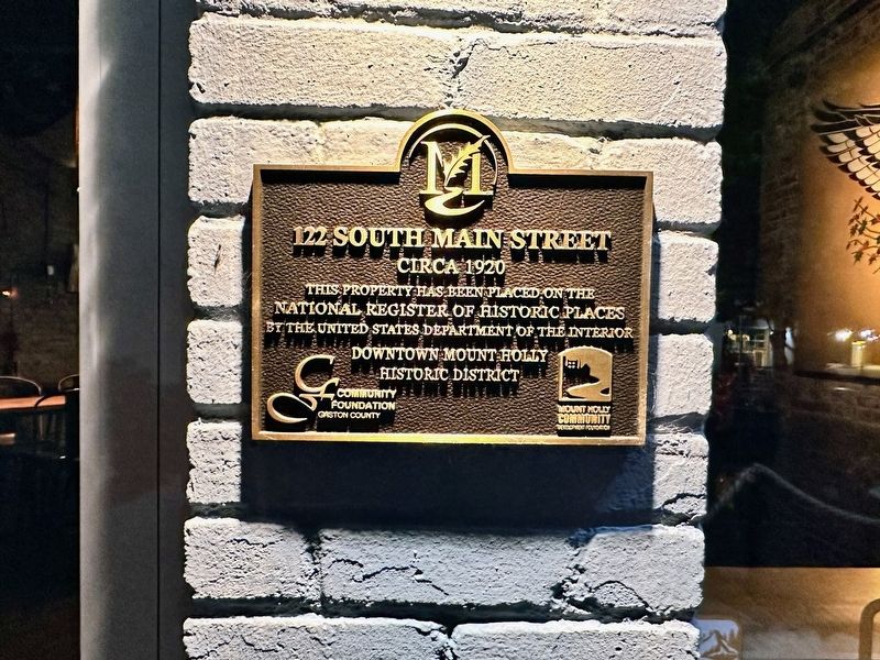 122 South Main Street Marker. Click for full size. 122 South Main Street Marker image. Click for full size.
