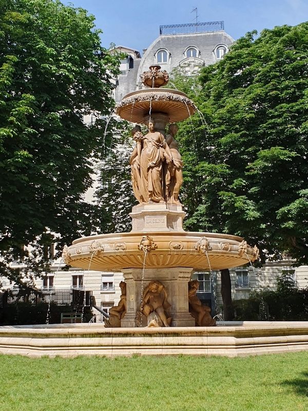 Square Louvois' Fountain. Click for full size. Square Louvois' Fountain image. Click for full size.
