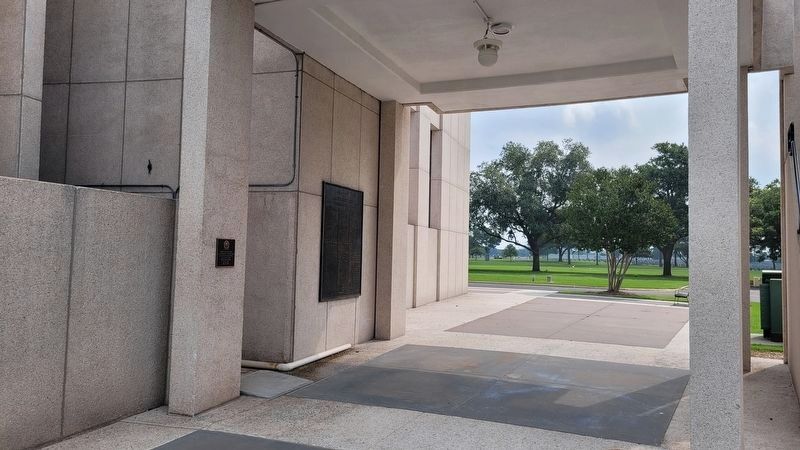 Carillon Marker (left side) image. Click for full size.