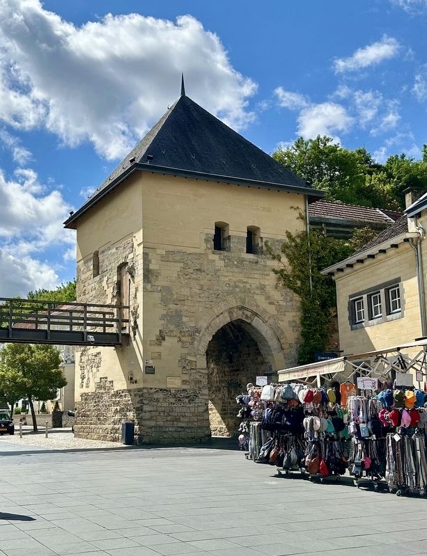 Berkelpoort (city gate) and Marker image. Click for full size.