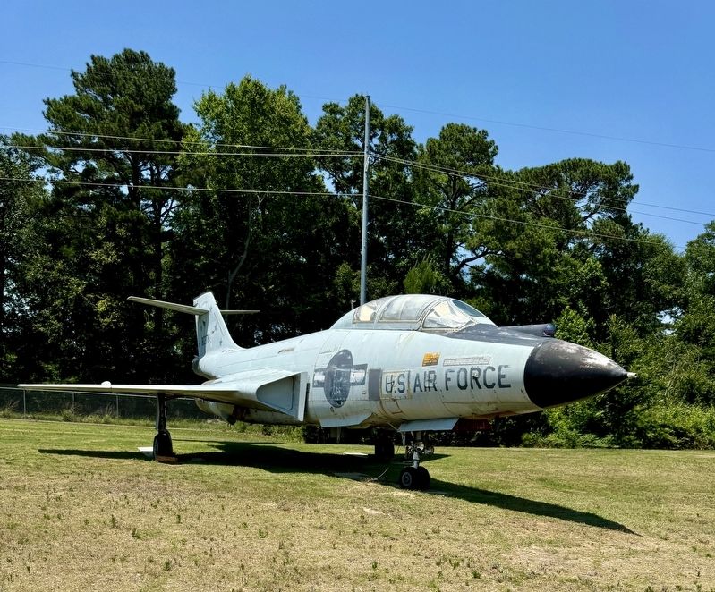 F-101F “Voodoo”. Click for full size. F-101F “Voodoo” image. Click for full size.