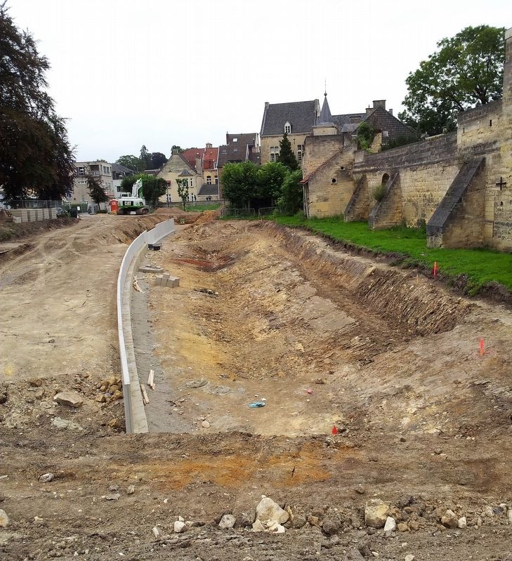 Middeleeuwse Walmuur / Medieval City Wall. Click for full size. Middeleeuwse Walmuur / Medieval City Wall image. Click for full size.