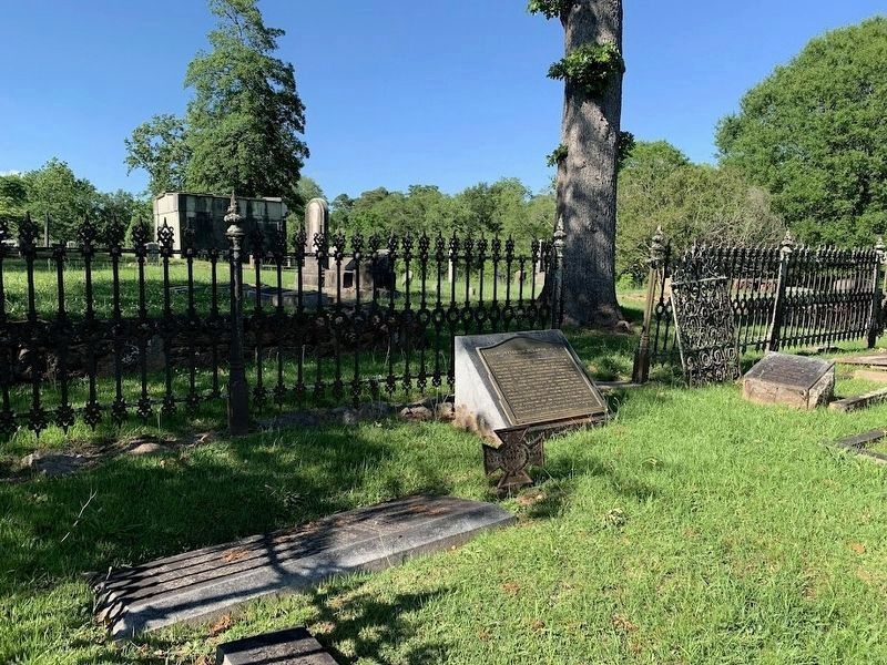 Lt. Col. Jefferson M. Lamar, C.S.A. Marker and gravesite image. Click for full size.