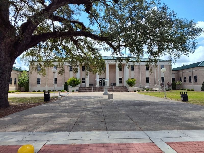 Geneva County Courthouse. Click for full size. Geneva County Courthouse image. Click for full size.