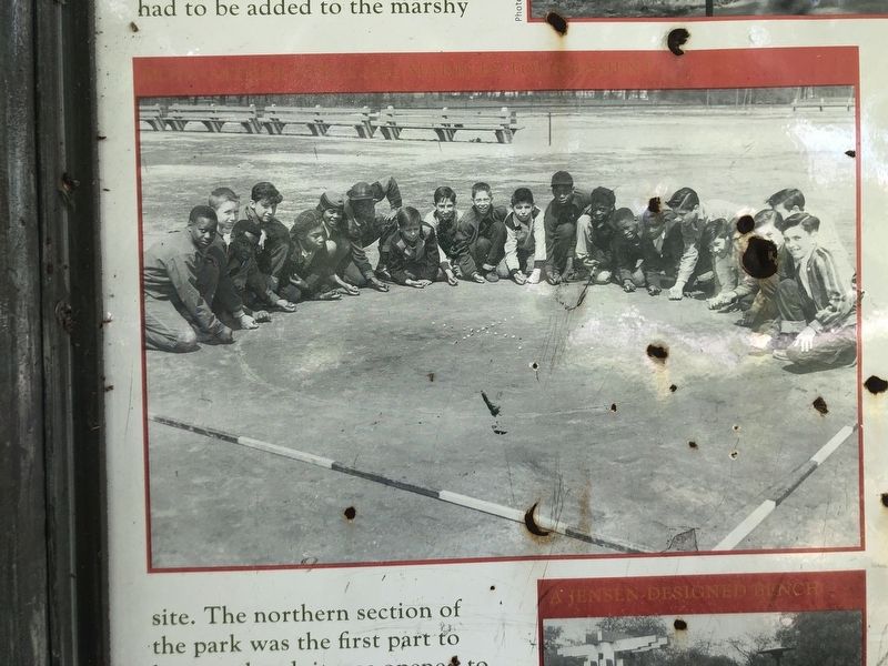Douglas Park: close-up of photo on the marker. Click for full size. Douglas Park: close-up of photo on the marker image. Click for full size.