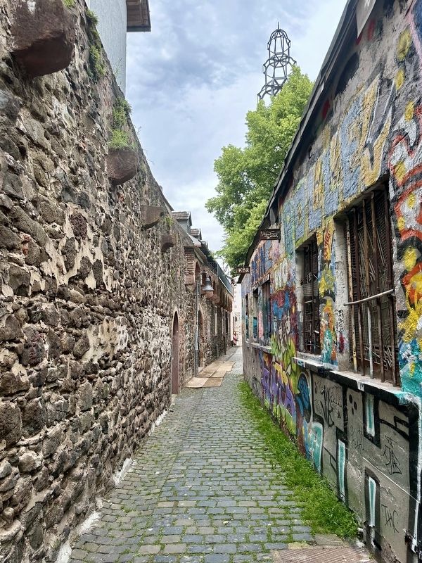 Looking north on Schlendergasse, with the old town wall on the left. Click for full size. Looking north on Schlendergasse, with the old town wall on the left image. Click for full size.