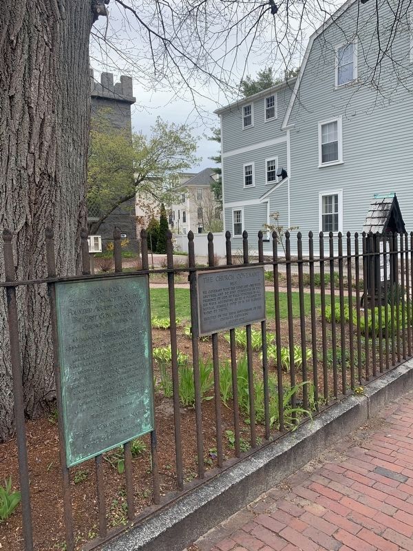 Markers on First Church fence image. Click for full size.