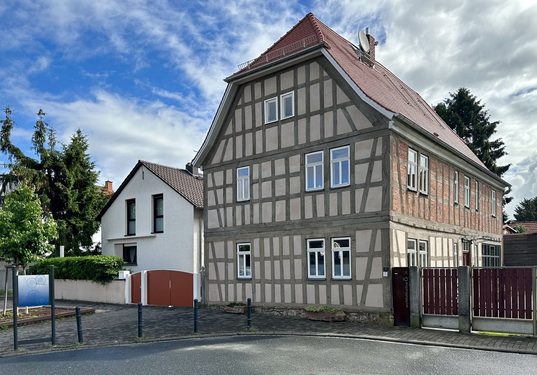 Das fr�here Hirtenhaus / Former Shepherds House and Marker image. Click for full size.